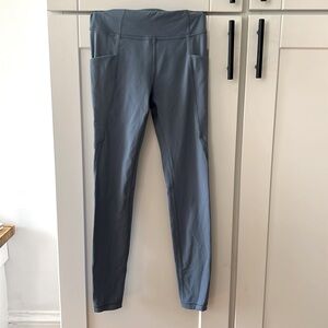 Cute blue leggings size 7 never been worn